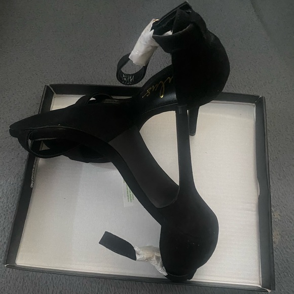 Sandals - Picture 5 of 5